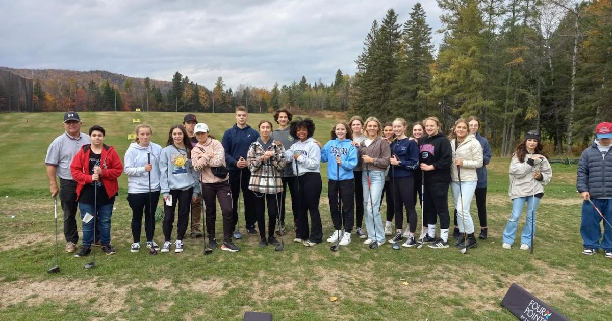 Atelier de découverte de la pratique du golf pour le cours de Vie saine et active.